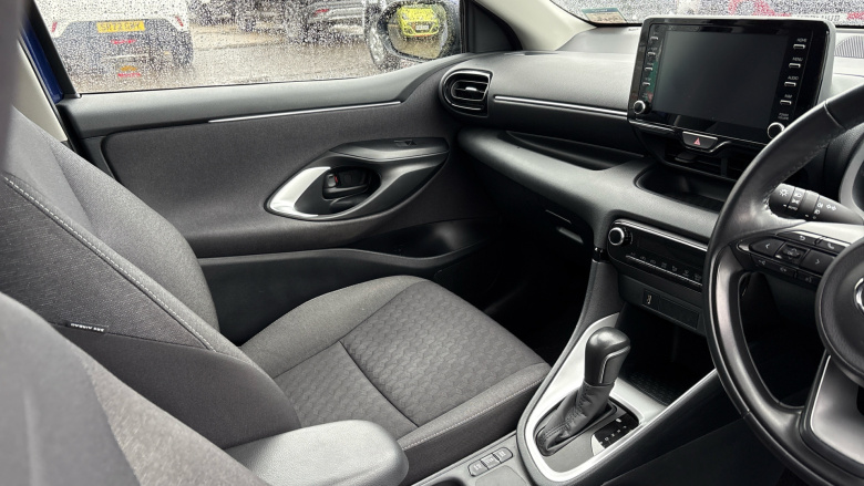 Toyota Yaris 1.5 Hybrid Design 5dr CVT Hybrid Hatchback